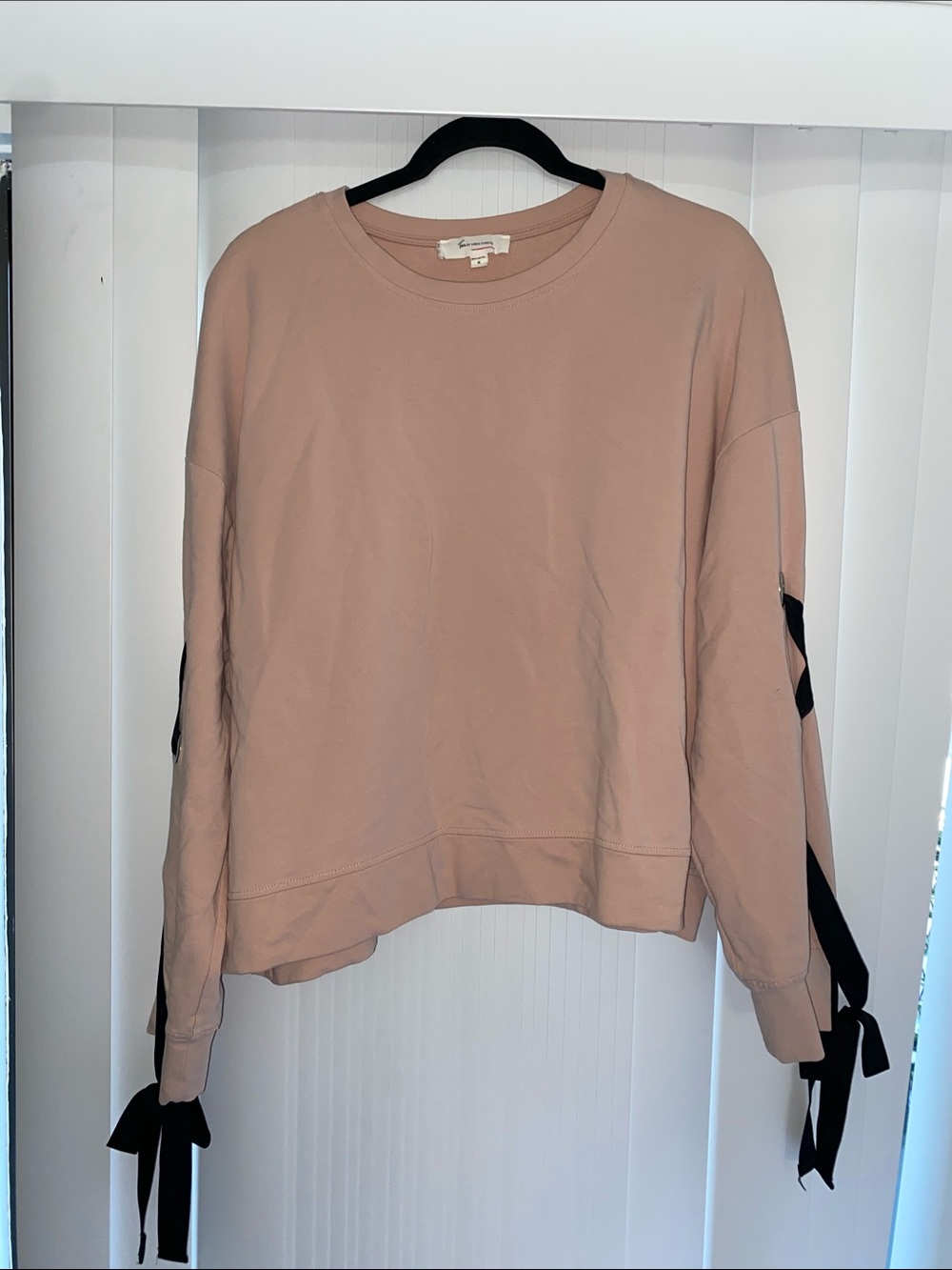 Vince Camuto Blush Pink Crewneck Sweatshirt with Black Sleeve Ties